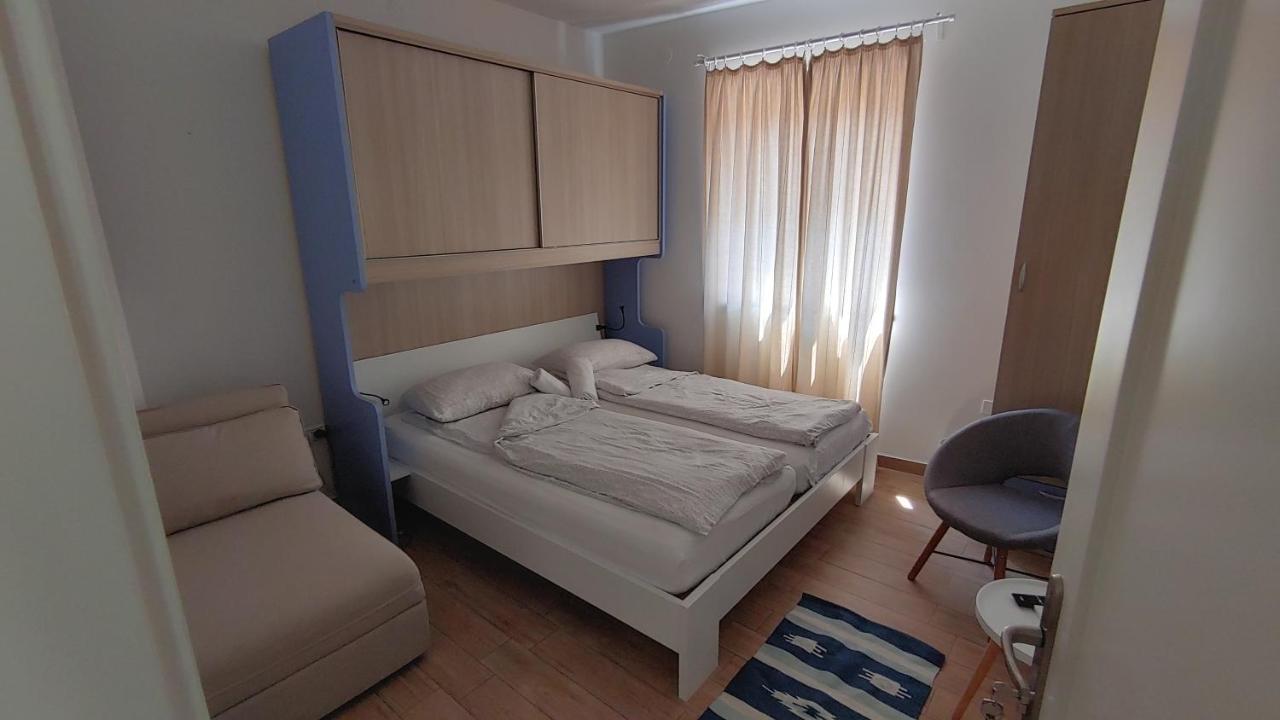 B&B Isola อิซอลา ภายนอก รูปภาพ